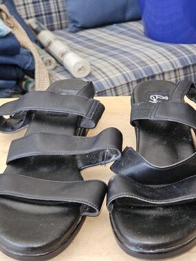Bijou Black Triple-Strap Slide Sandals Sz 11